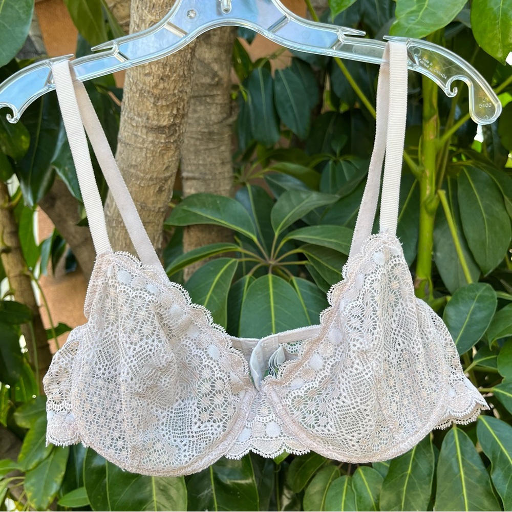 Etam Nude /Cream lace bra!